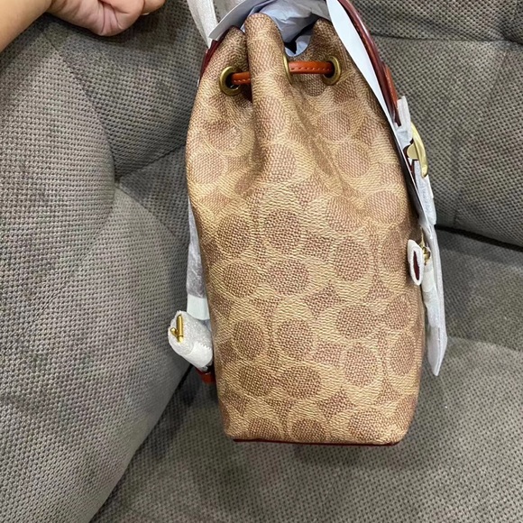 Backpack - Picture 7 of 7